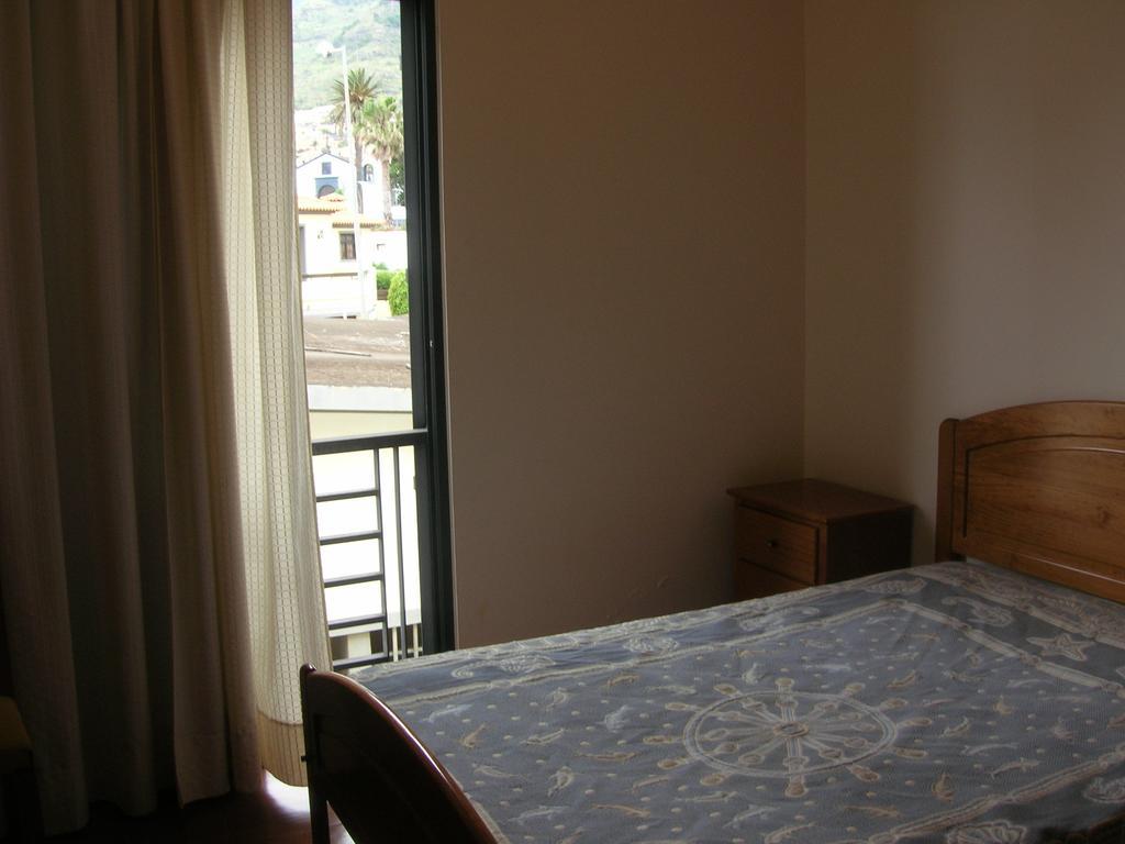 Apartamentos Amarelo Канисао Стая снимка